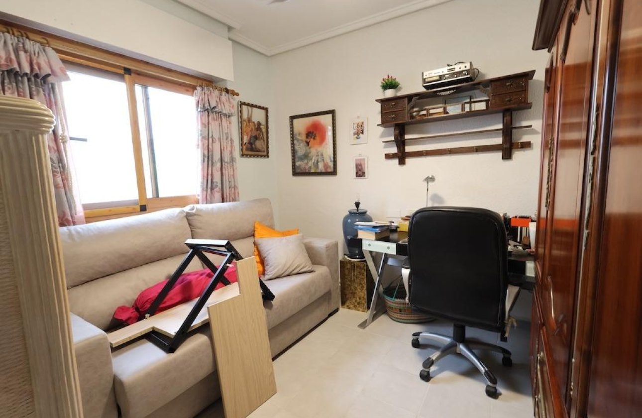 Resale - Bungalow -
Torrevieja - Costa Blanca