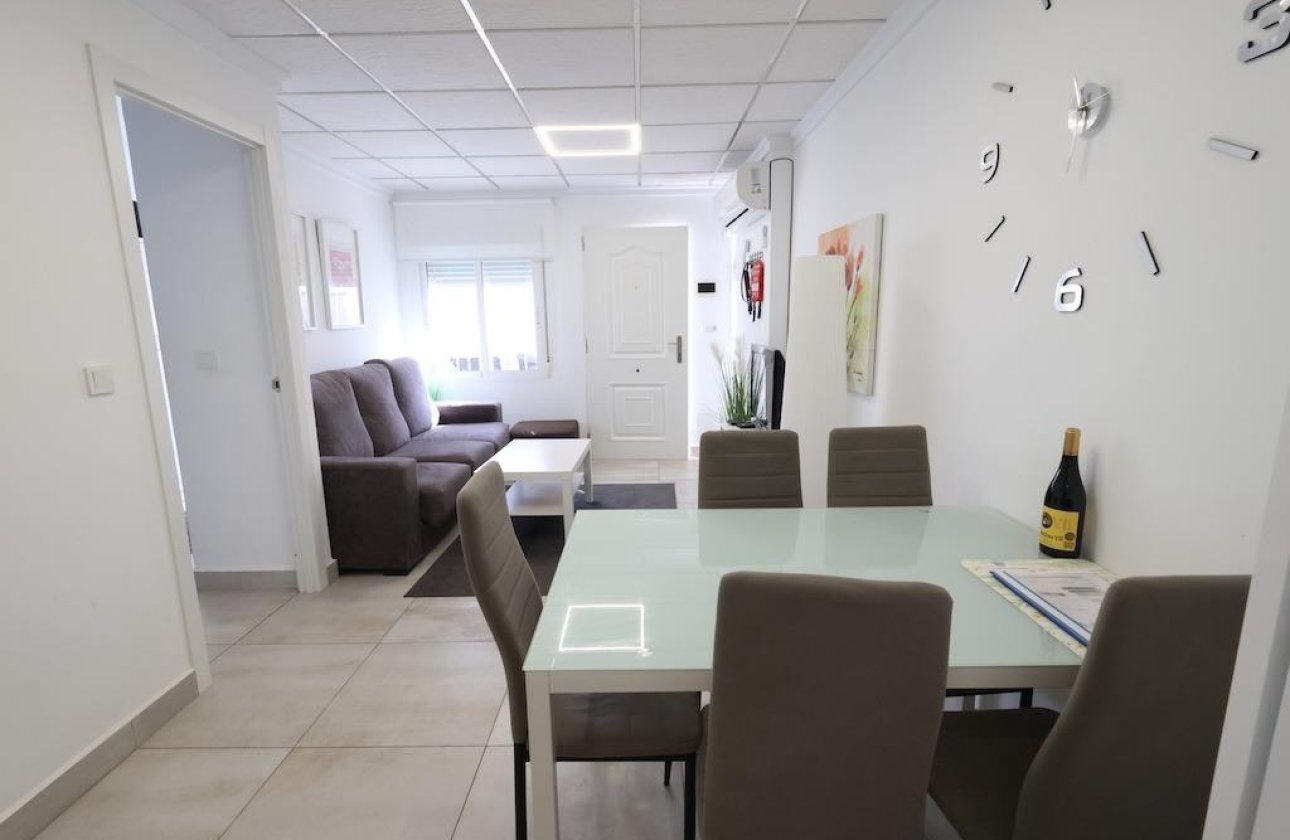 Resale - Bungalow -
Torrevieja - Costa Blanca