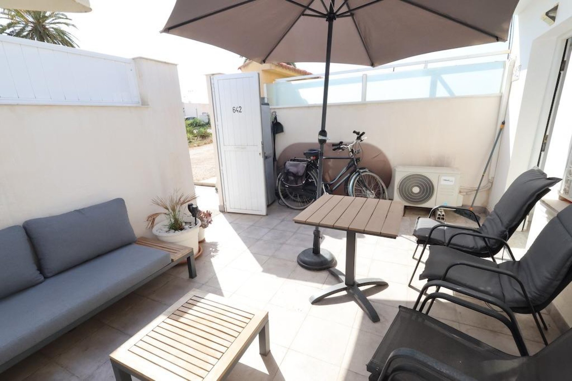 Resale - Bungalow -
Torrevieja - Costa Blanca
