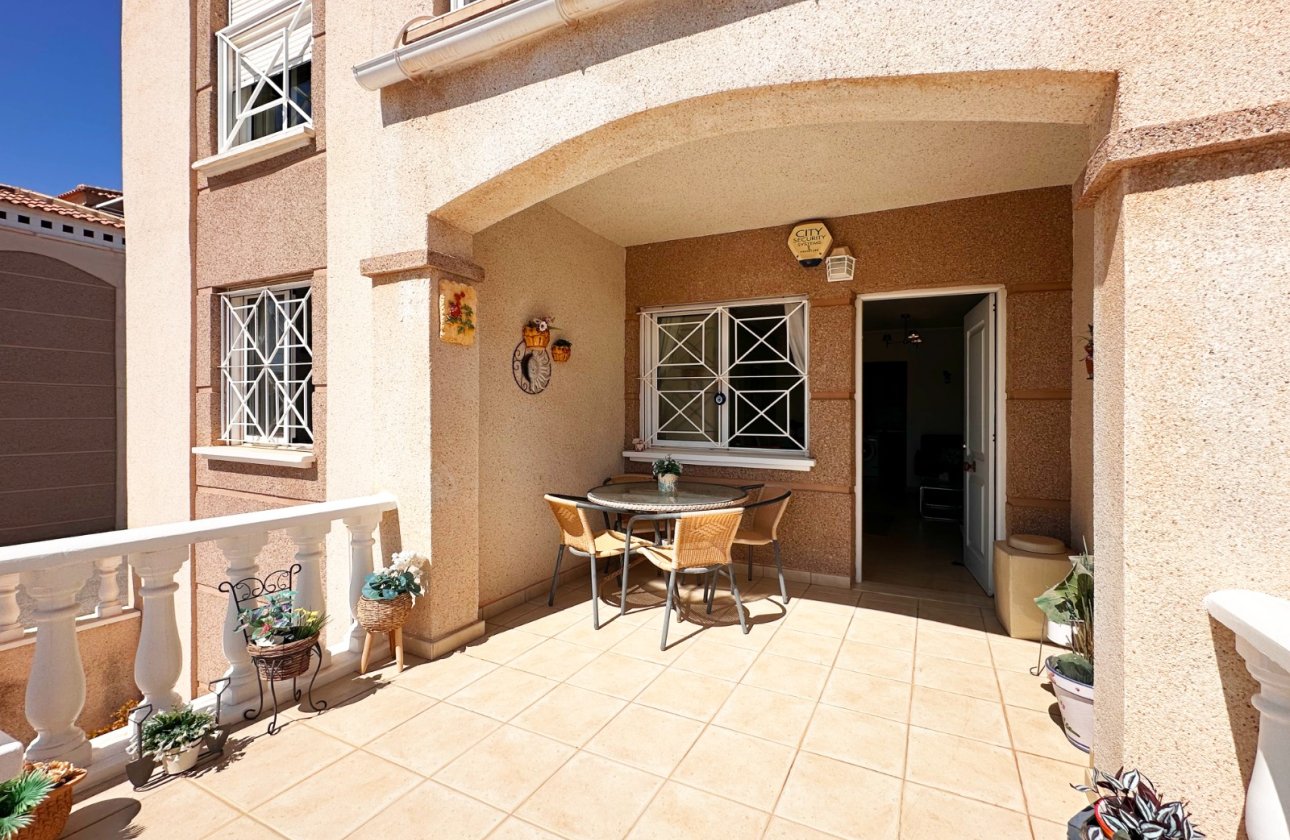 Resale - Bungalow -
Torrevieja - Costa Blanca