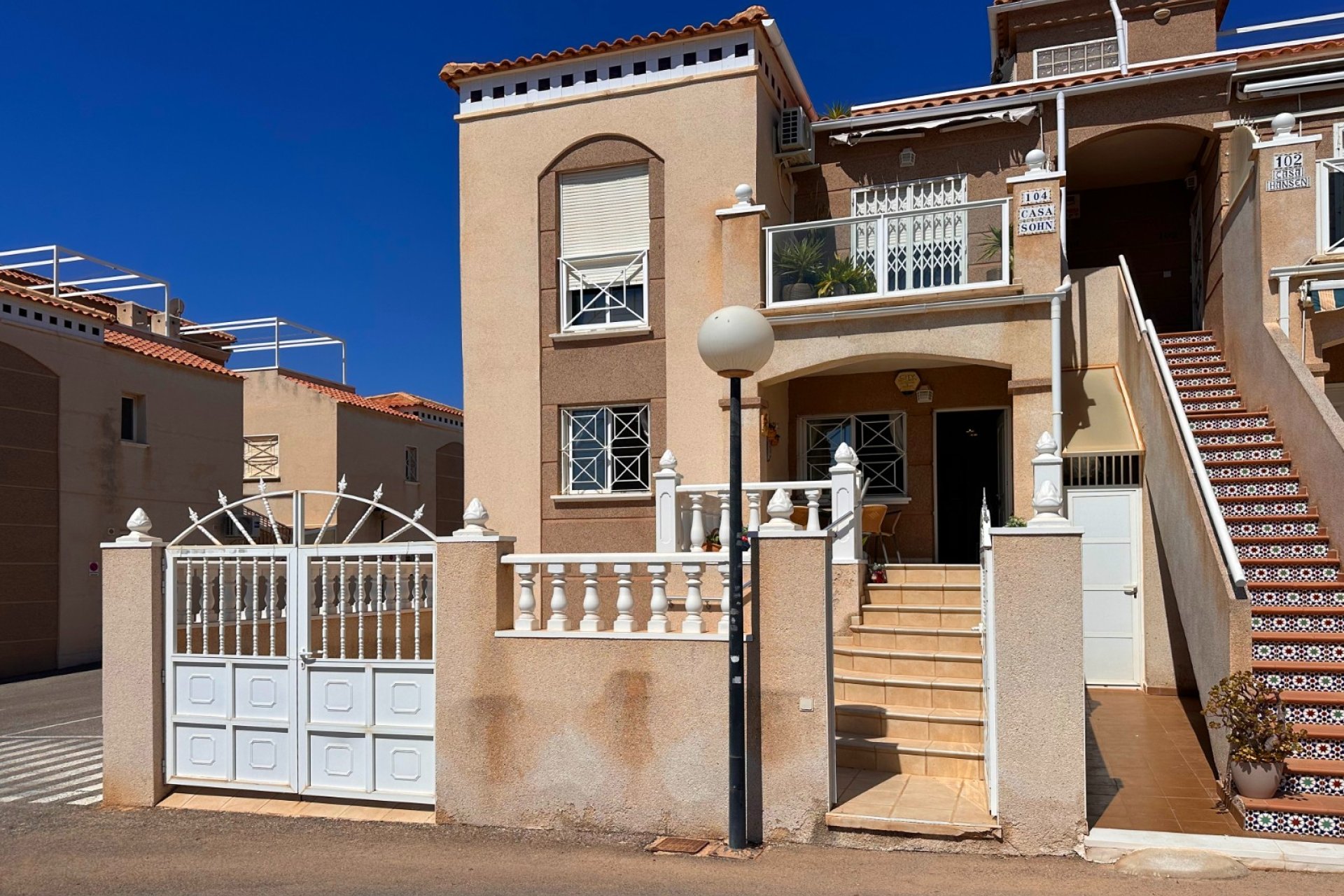 Resale - Bungalow -
Torrevieja - Costa Blanca