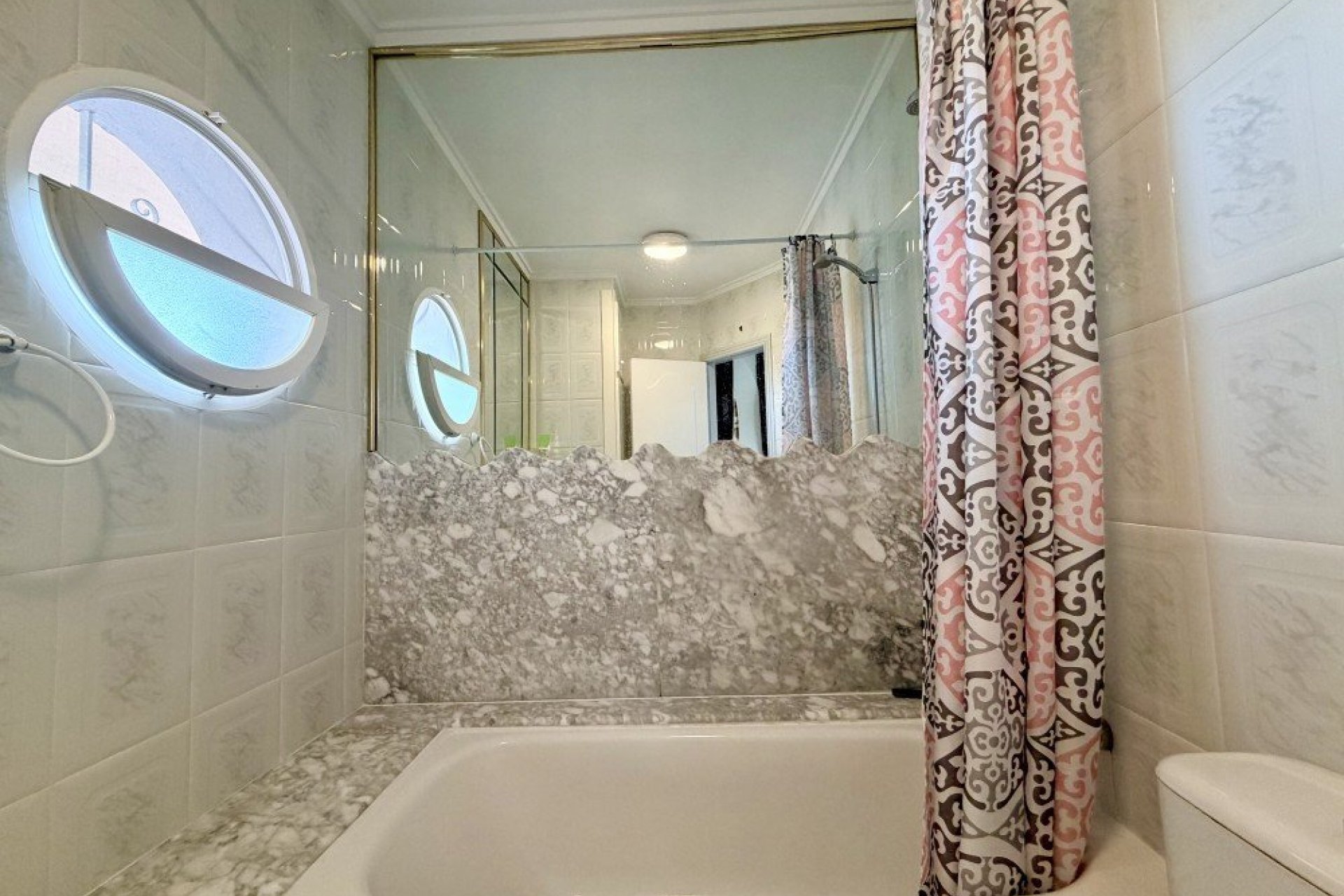 Resale - Bungalow -
Torrevieja - Costa Blanca