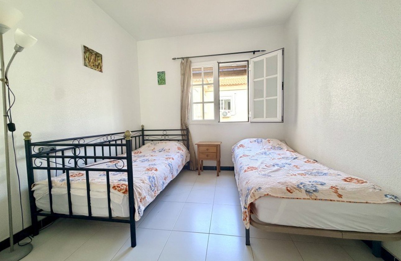 Resale - Bungalow -
Torrevieja - Costa Blanca
