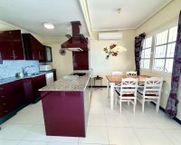 Resale - Bungalow -
Torrevieja - Costa Blanca