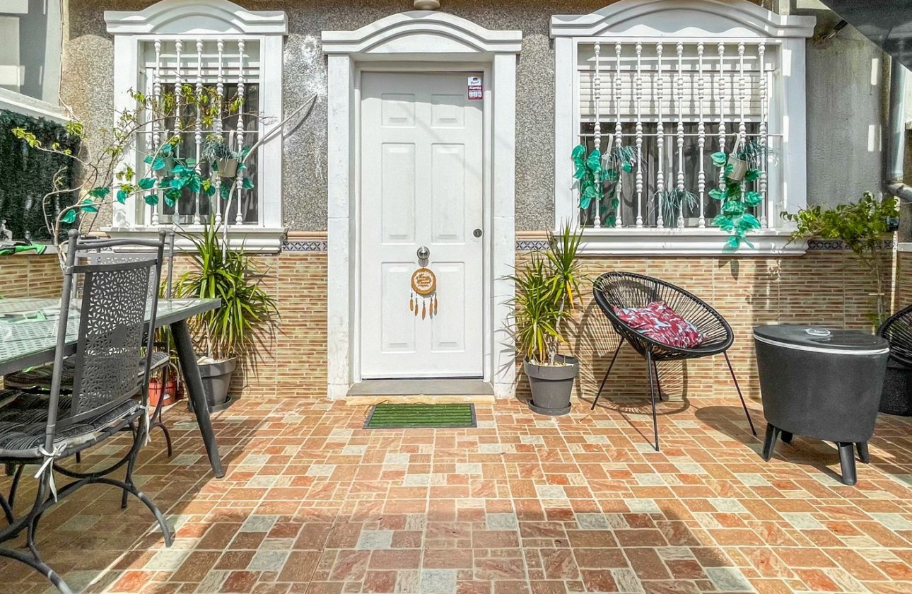 Resale - Bungalow -
Torrevieja - Costa Blanca