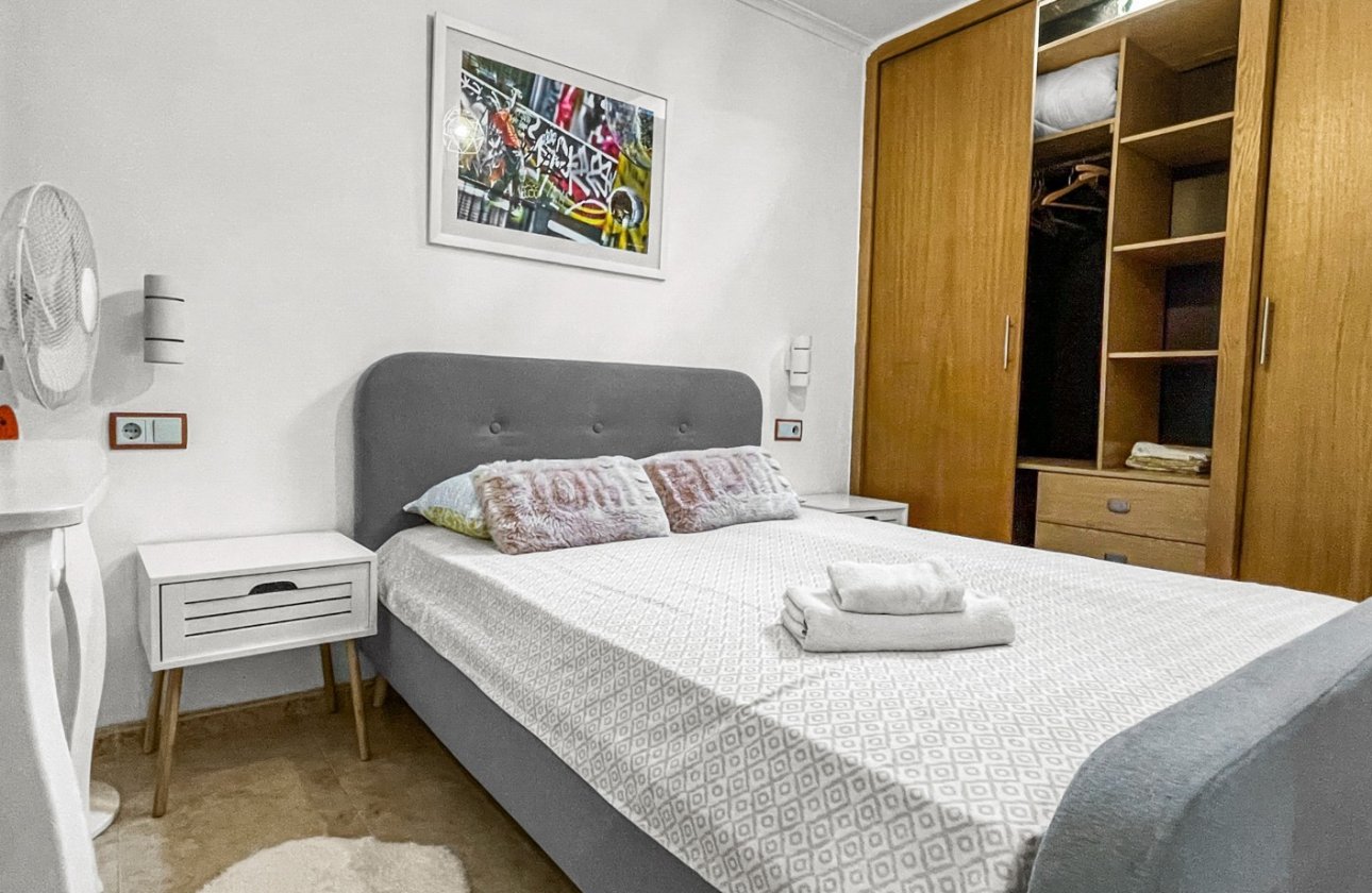 Resale - Bungalow -
Torrevieja - Costa Blanca