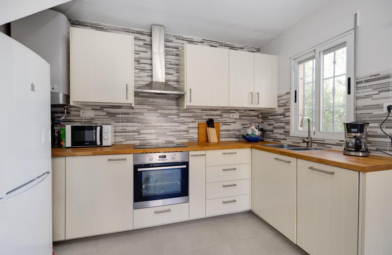 Resale - Bungalow -
Torrevieja - El Chaparral