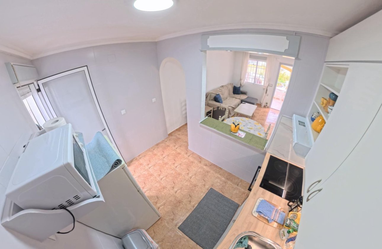 Resale - Bungalow -
Torrevieja - El Limonar