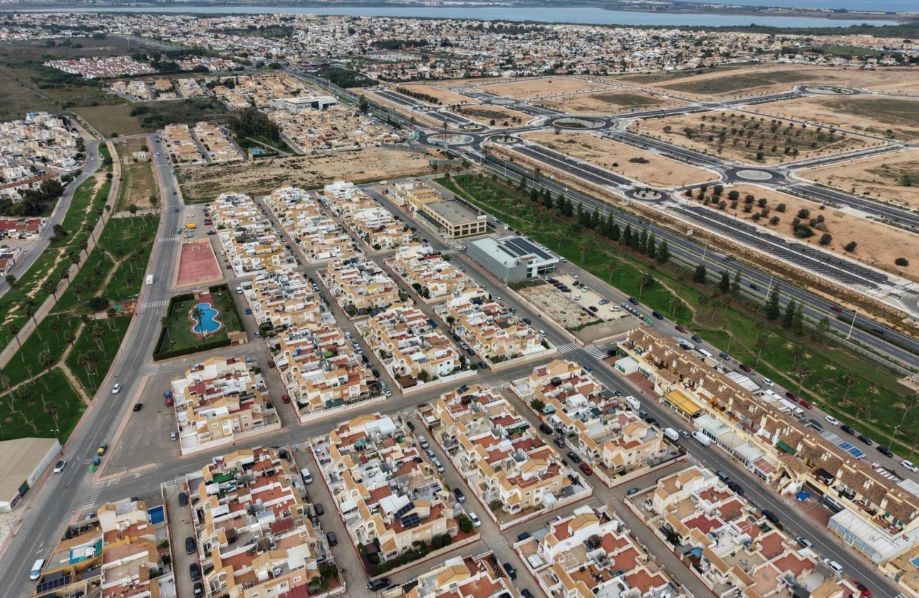 Resale - Bungalow -
Torrevieja - El Limonar