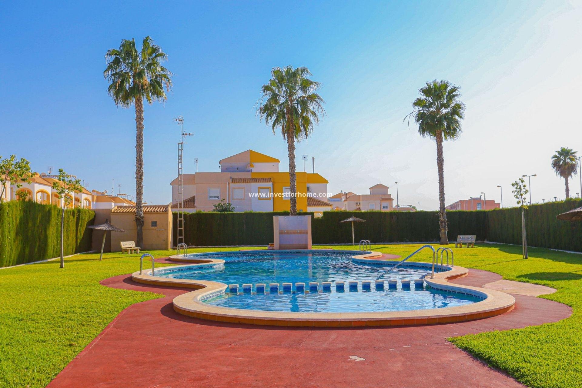Resale - Bungalow -
Torrevieja - El Limonar