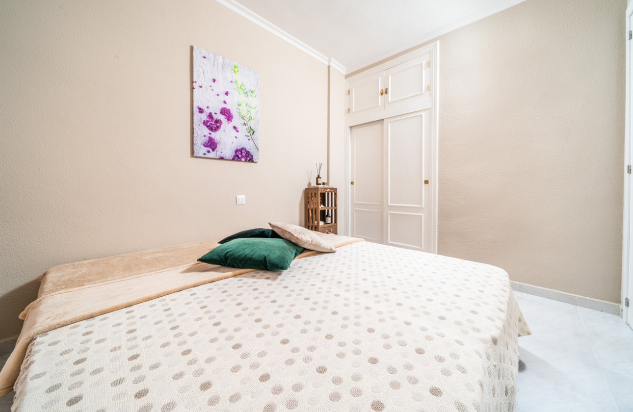 Resale - Bungalow -
Torrevieja - La Mata