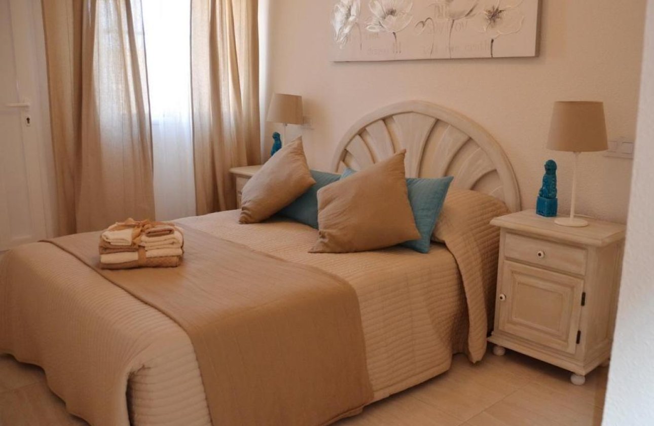 Resale - Bungalow -
Torrevieja - La Mata