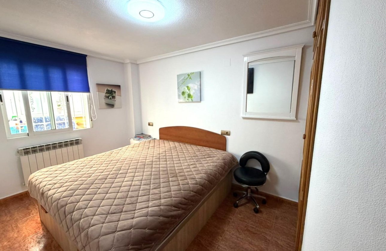 Resale - Bungalow -
Torrevieja - La Mata