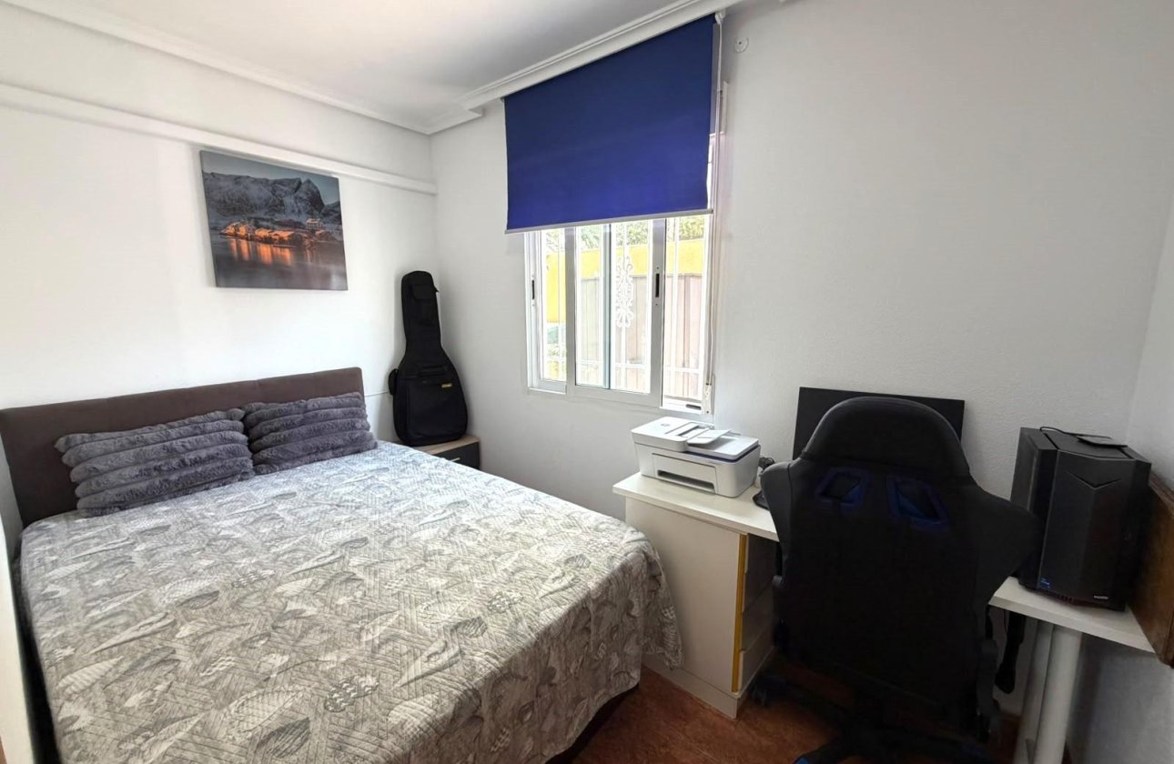 Resale - Bungalow -
Torrevieja - La Mata