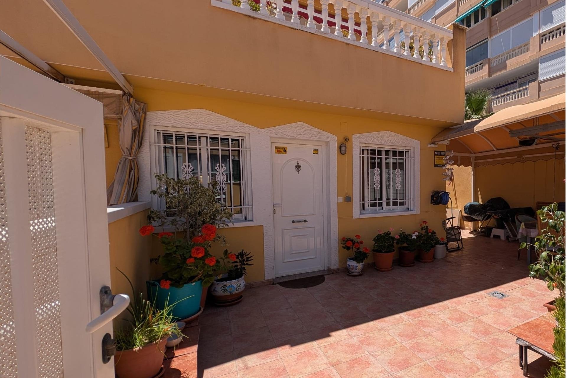 Resale - Bungalow -
Torrevieja - La Mata