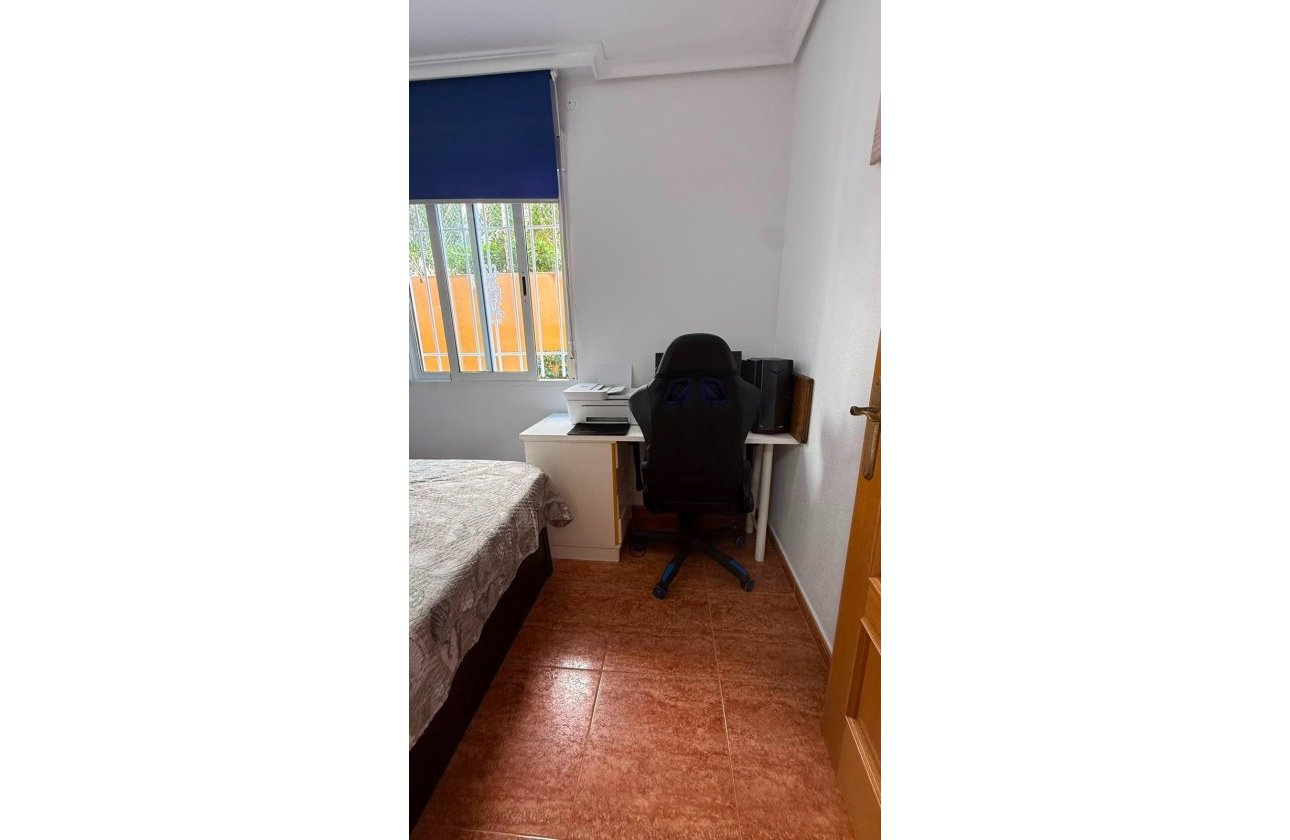 Resale - Bungalow -
Torrevieja - La Mata