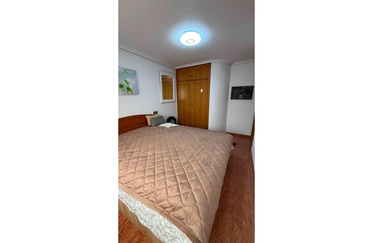Resale - Bungalow -
Torrevieja - La Mata
