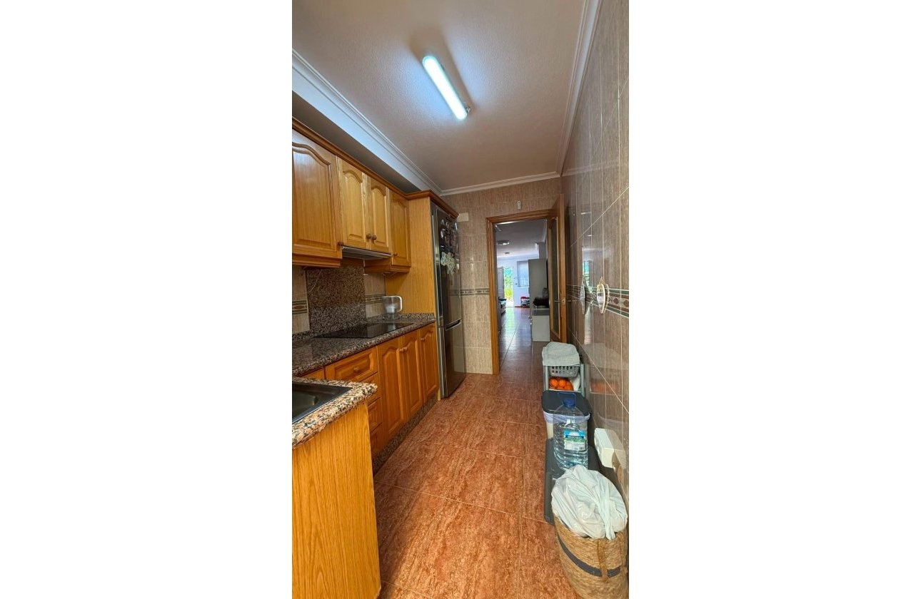 Resale - Bungalow -
Torrevieja - La Mata