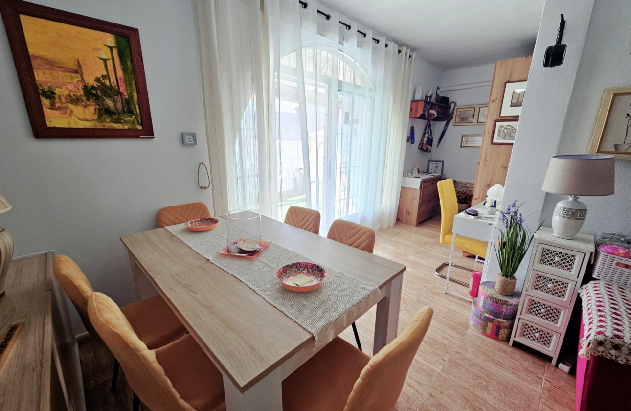 Resale - Bungalow -
Torrevieja - La Siesta - El Salado - Torreta