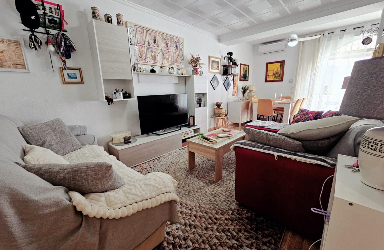 Resale - Bungalow -
Torrevieja - La Siesta - El Salado - Torreta