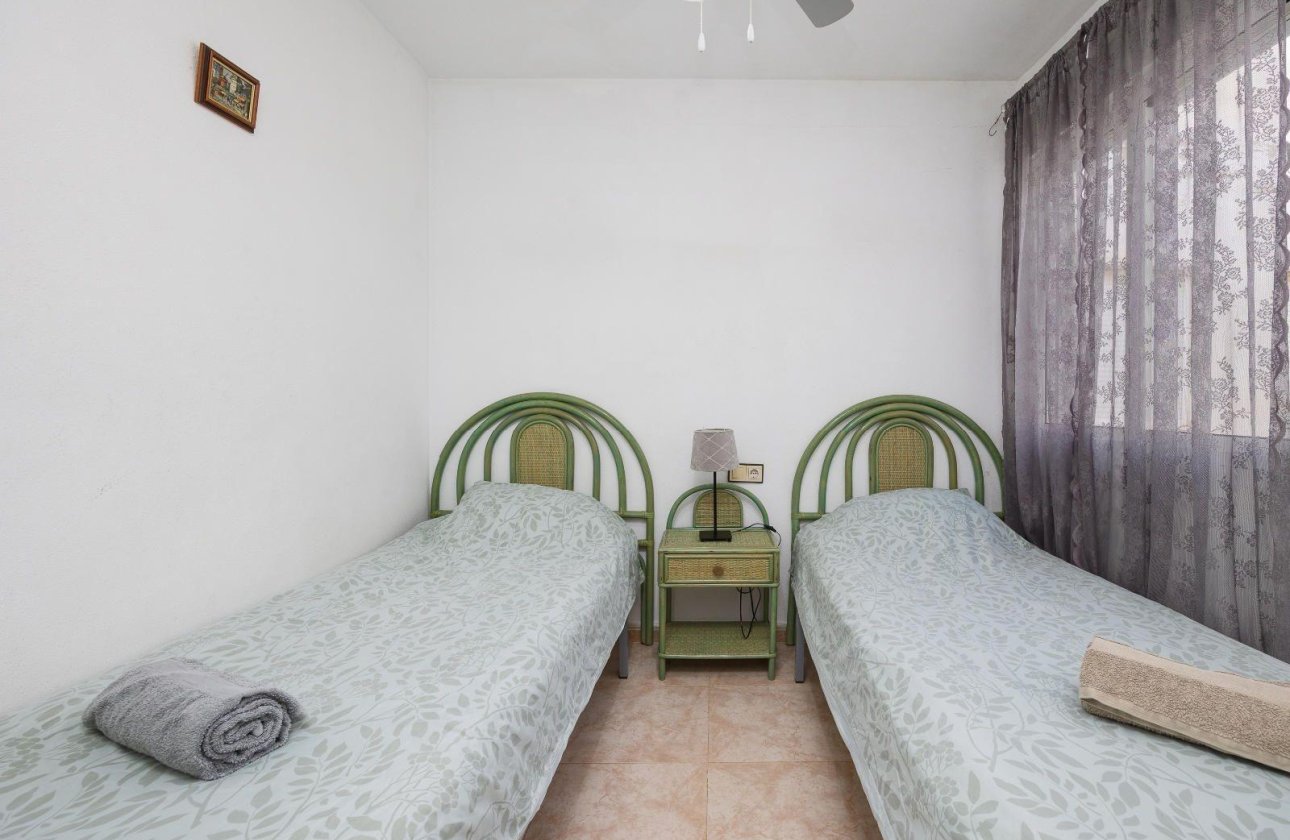 Resale - Bungalow -
Torrevieja - La Siesta - El Salado - Torreta