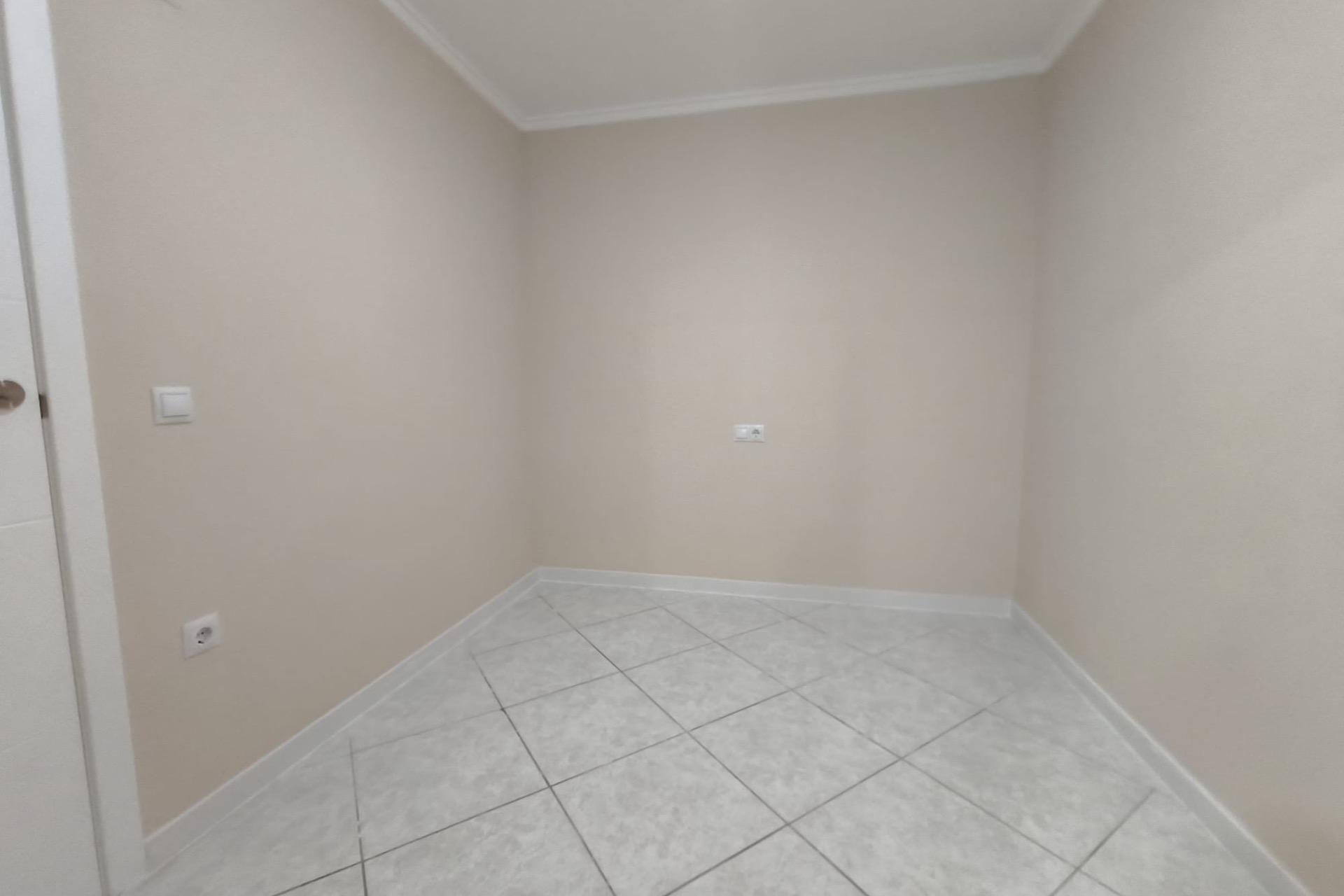 Resale - Bungalow -
Torrevieja - La Siesta - El Salado - Torreta