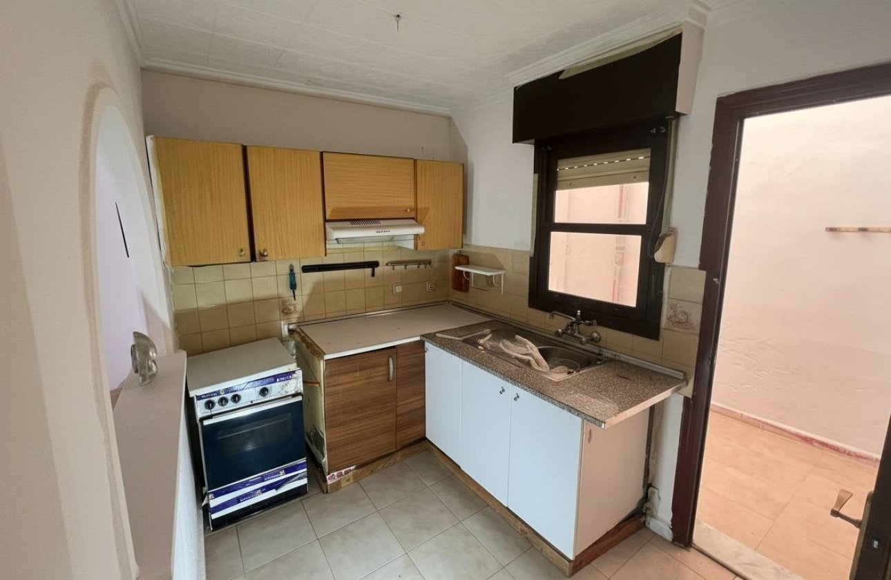 Resale - Bungalow -
Torrevieja - La Siesta - El Salado - Torreta