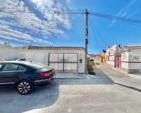 Resale - Bungalow -
Torrevieja - La Siesta - El Salado - Torreta