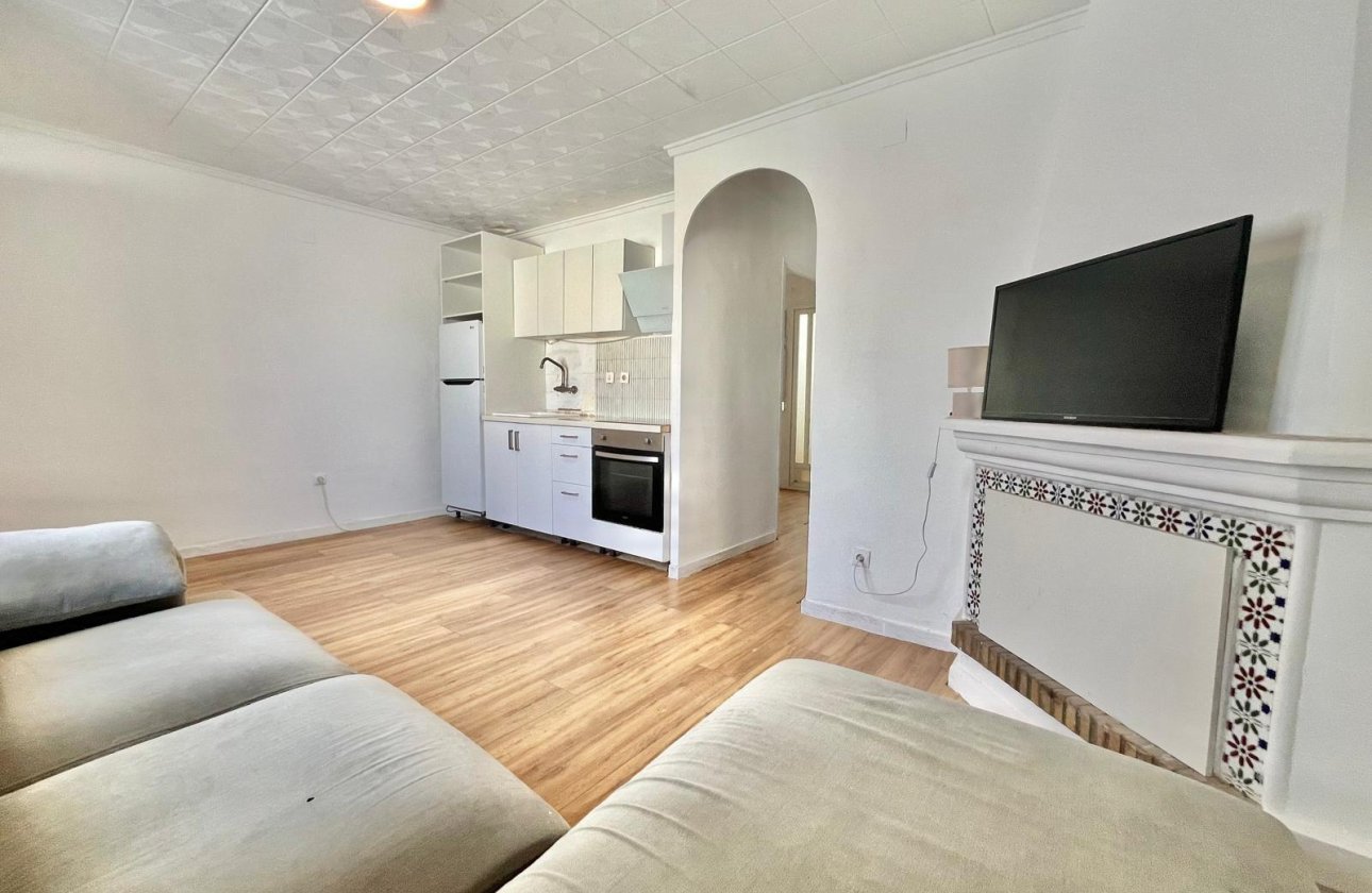 Resale - Bungalow -
Torrevieja - La Siesta - El Salado - Torreta