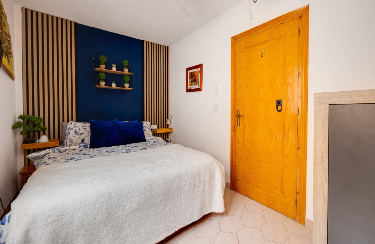Resale - Bungalow -
Torrevieja - La Siesta - El Salado - Torreta