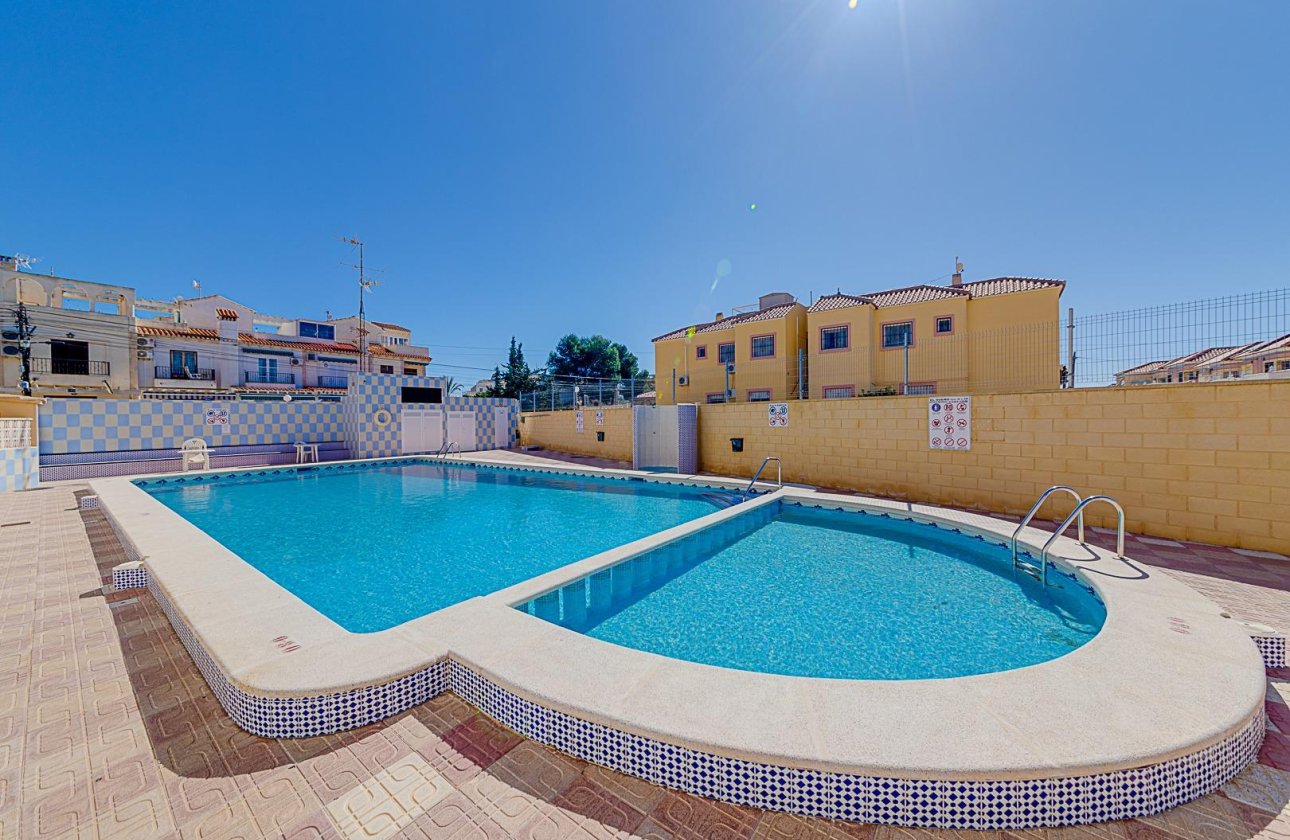 Resale - Bungalow -
Torrevieja - La Siesta - El Salado - Torreta