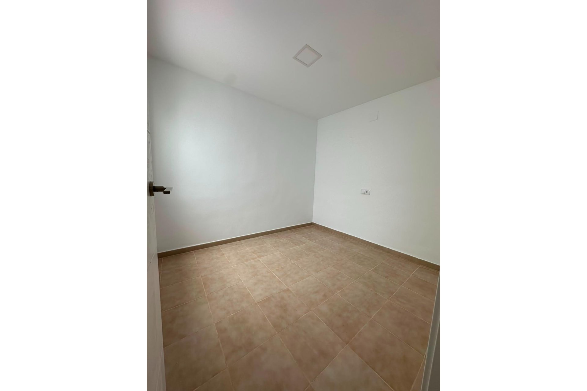 Resale - Bungalow -
Torrevieja - La Siesta - El Salado - Torreta