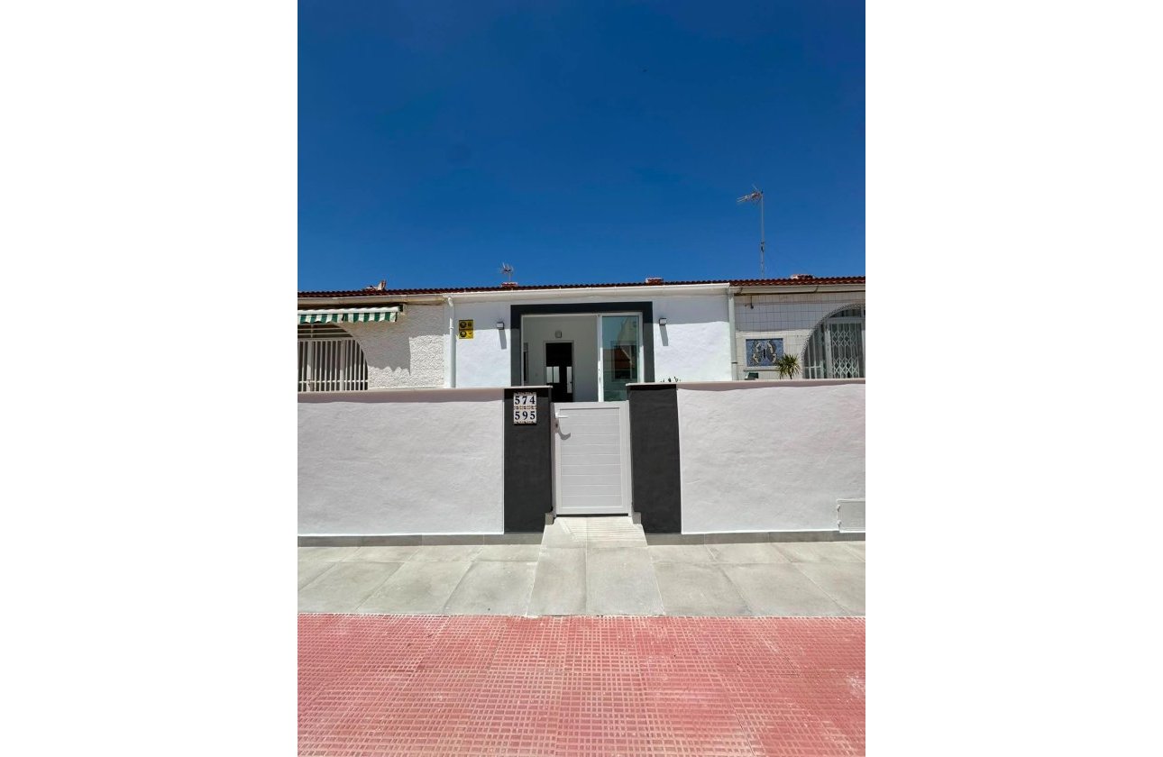 Resale - Bungalow -
Torrevieja - La Siesta - El Salado - Torreta