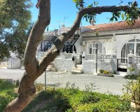 Resale - Bungalow -
Torrevieja - La Siesta - El Salado - Torreta