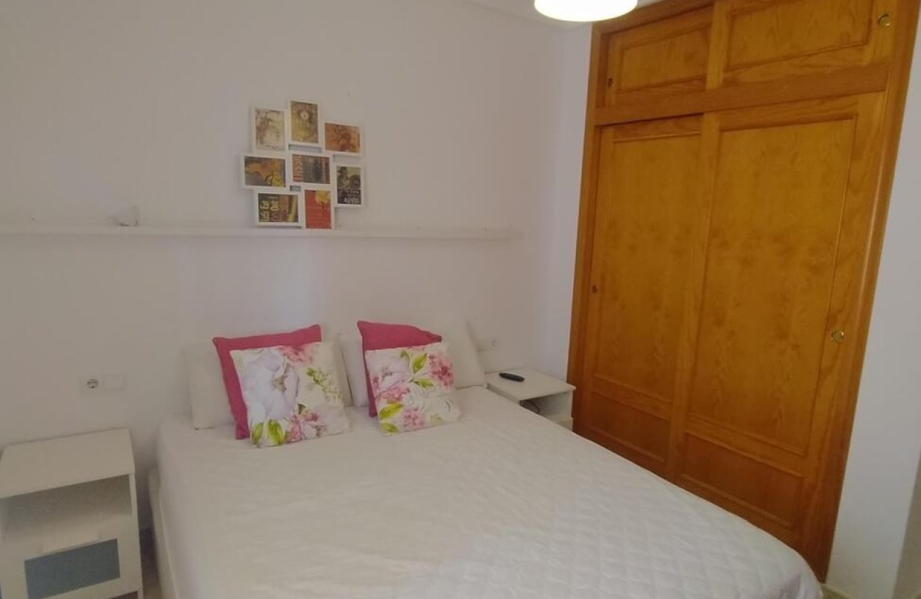 Resale - Bungalow -
Torrevieja - LA VELETA MAR AZUL