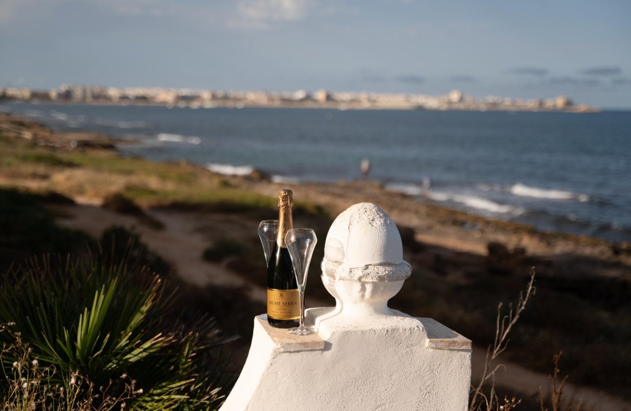 Resale - Bungalow -
Torrevieja - La Veleta