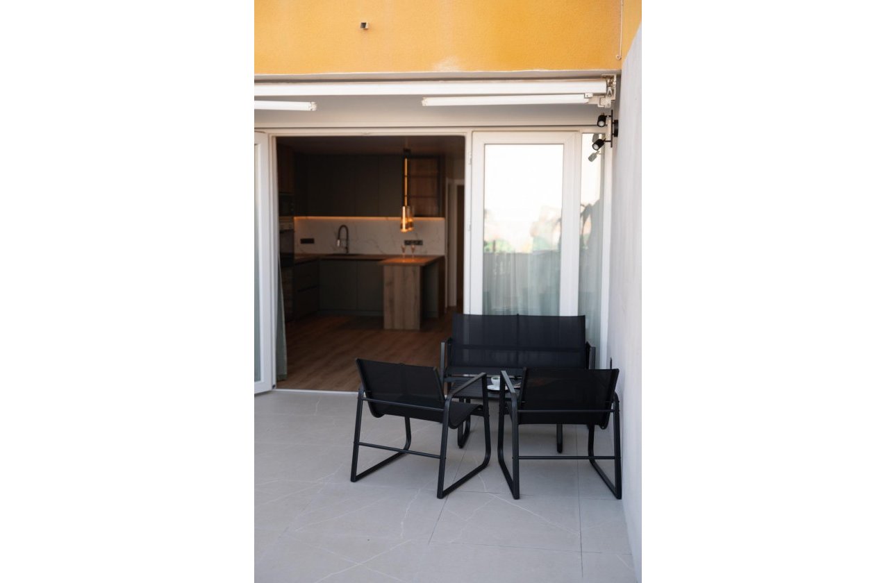 Resale - Bungalow -
Torrevieja - La Veleta