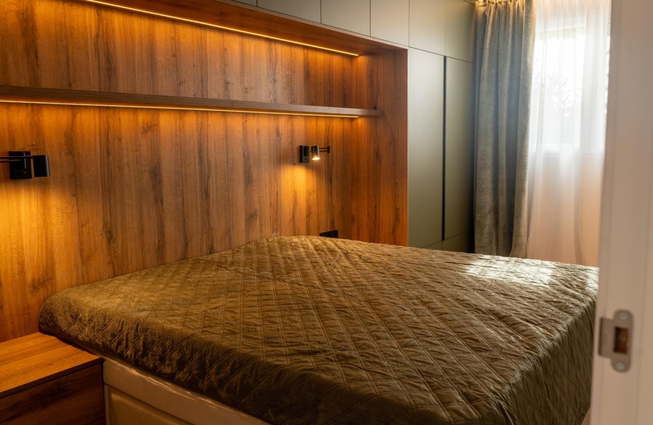 Resale - Bungalow -
Torrevieja - La Veleta
