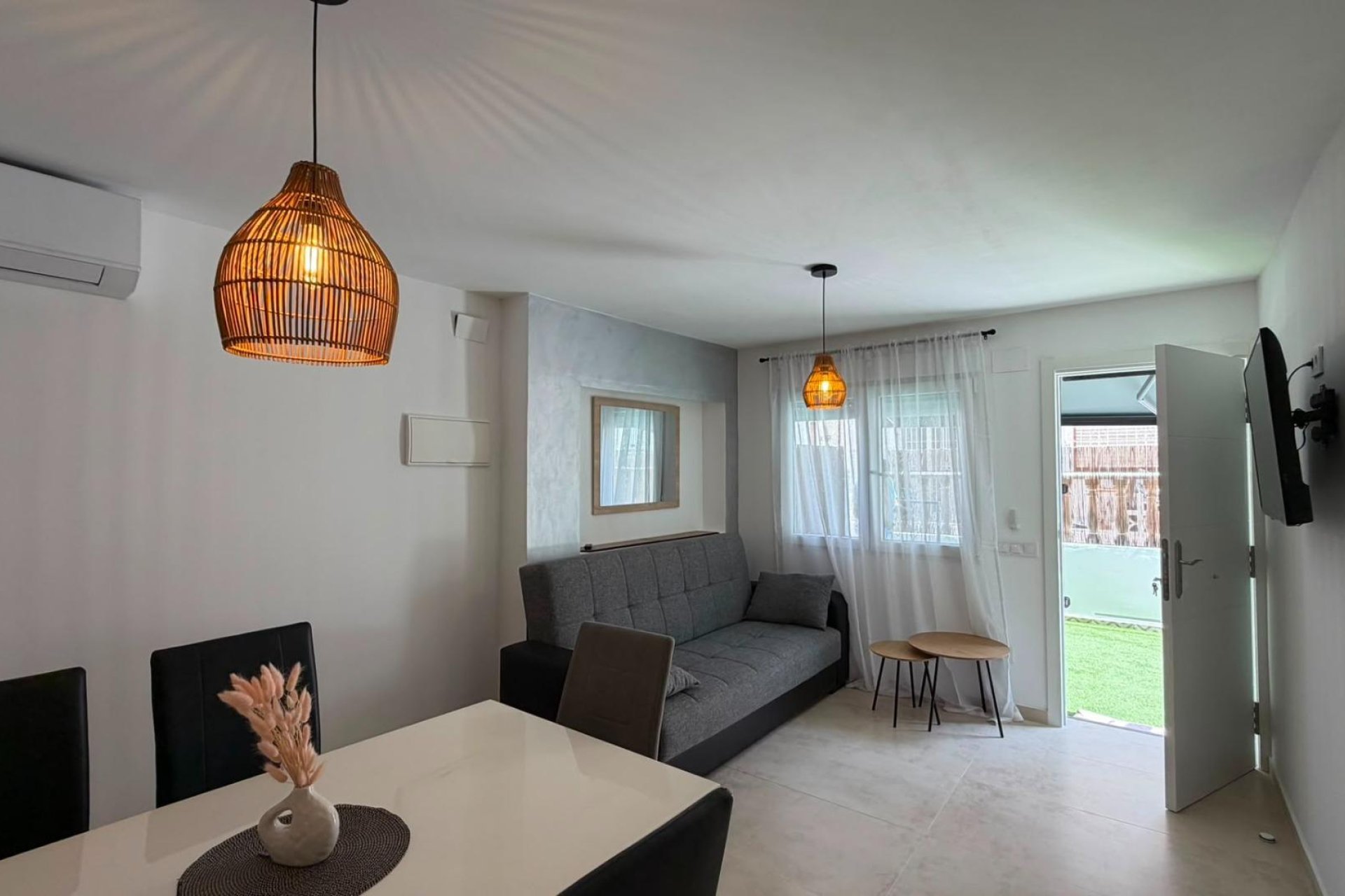 Resale - Bungalow -
Torrevieja - La Veleta