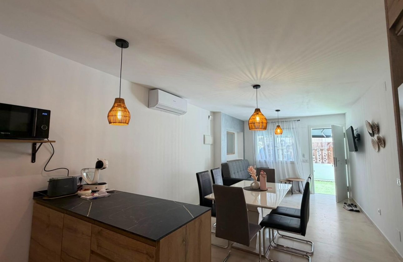Resale - Bungalow -
Torrevieja - La Veleta