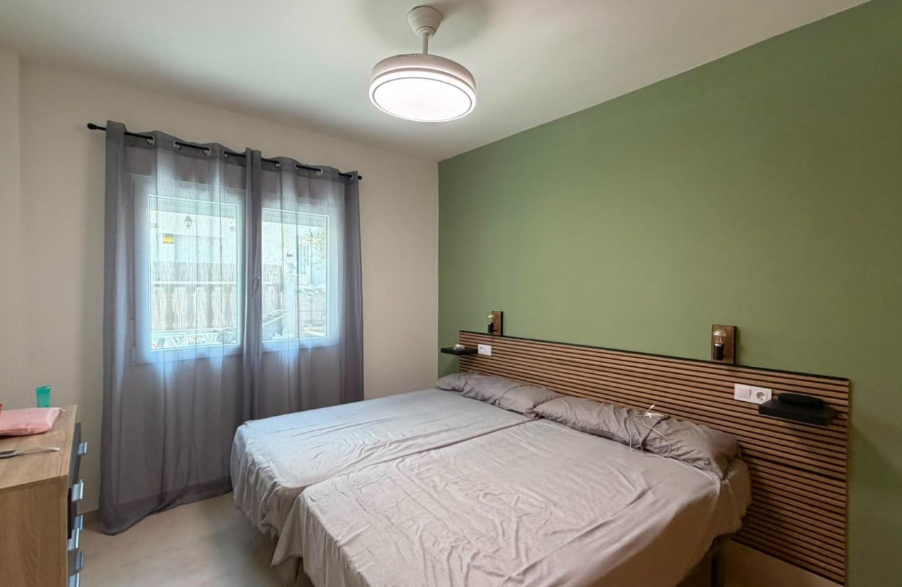 Resale - Bungalow -
Torrevieja - La Veleta