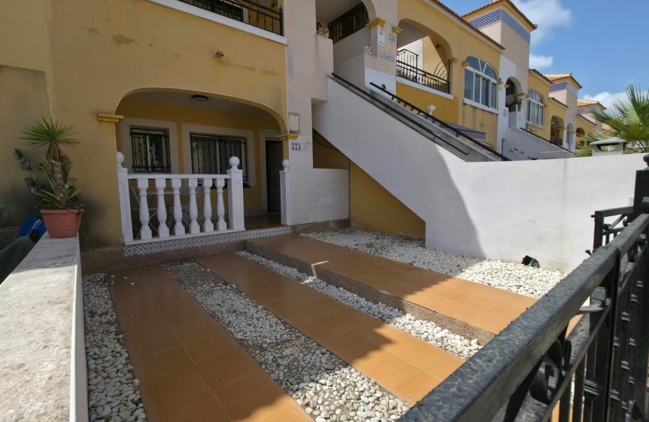 Resale - Bungalow -
Torrevieja - Los Balcones - Los Altos del Edén