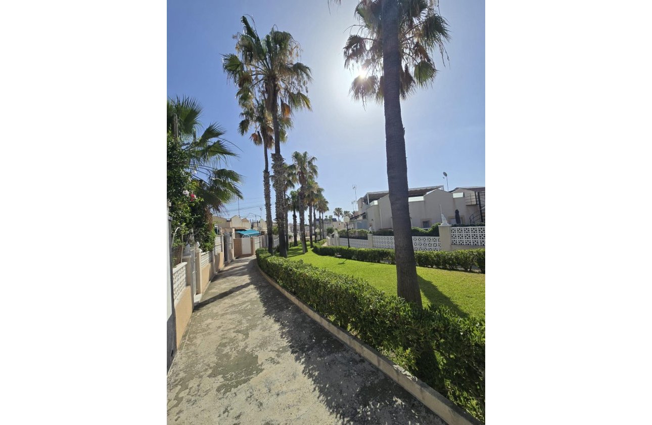 Resale - Bungalow -
Torrevieja - Los Balcones