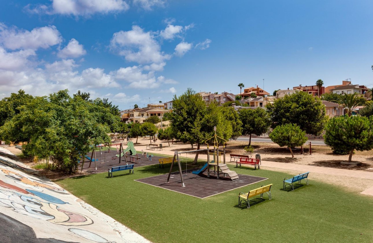 Resale - Bungalow -
Torrevieja - Los Balcones