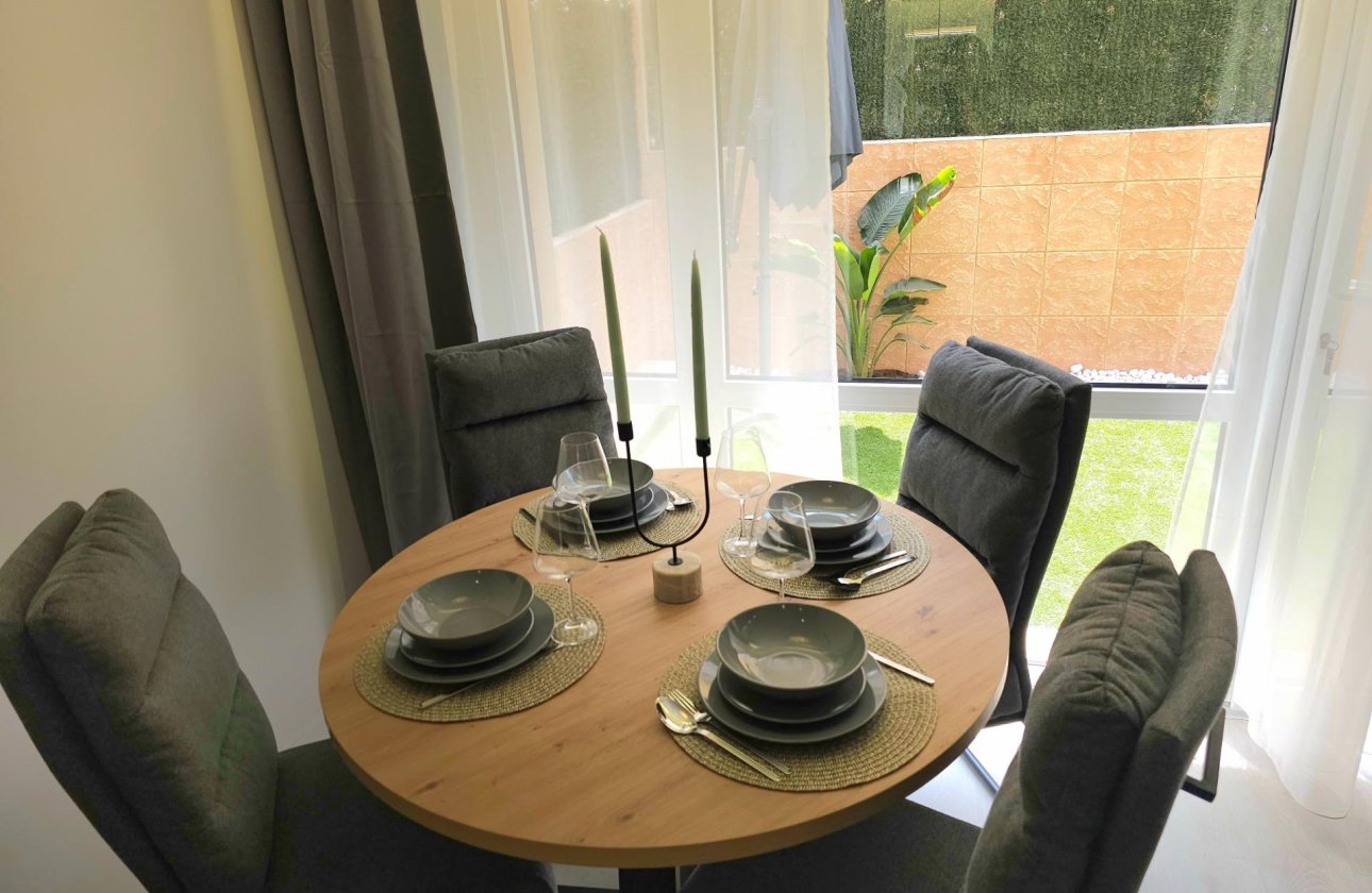 Resale - Bungalow -
Torrevieja - Los Europeos