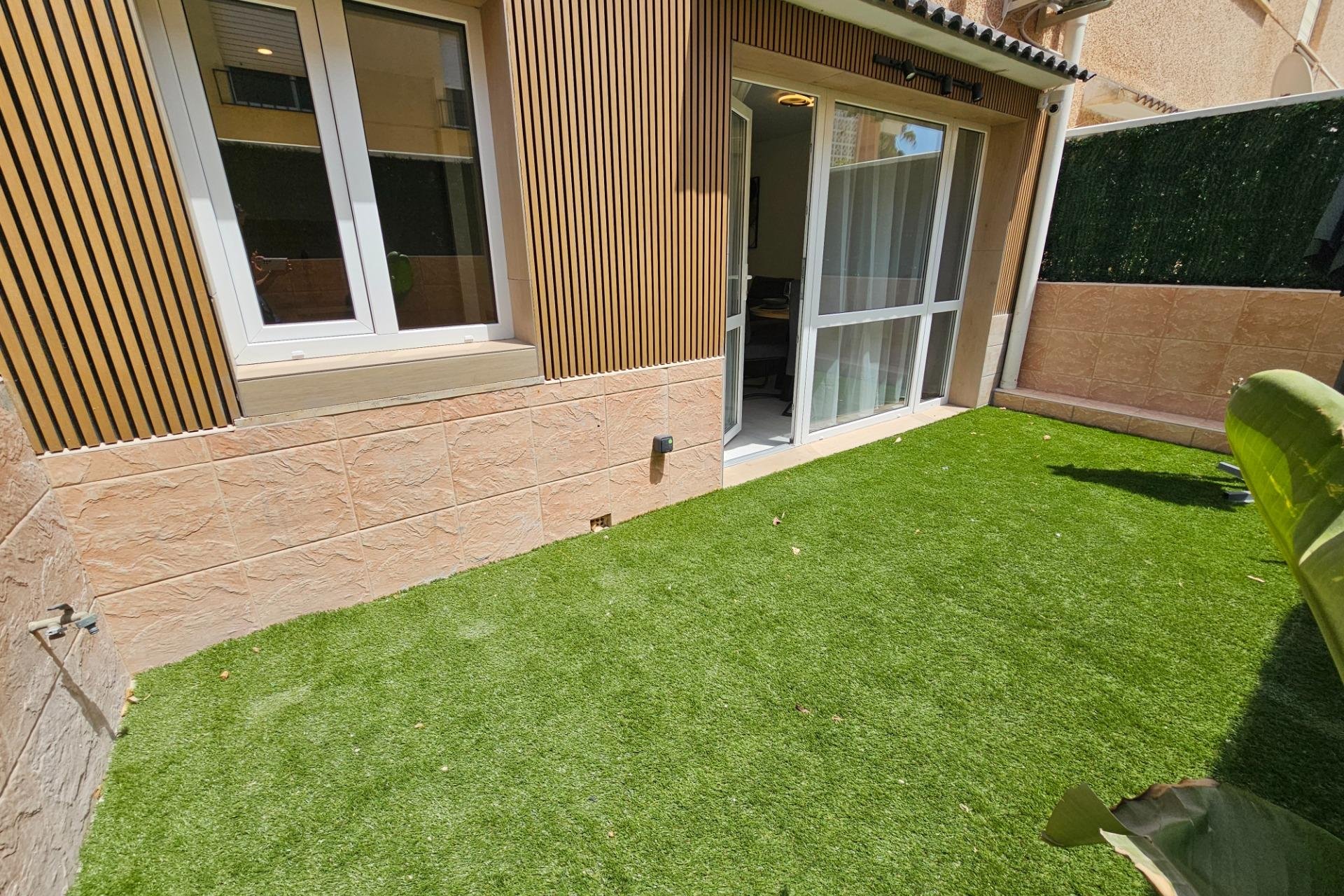 Resale - Bungalow -
Torrevieja - Los Europeos