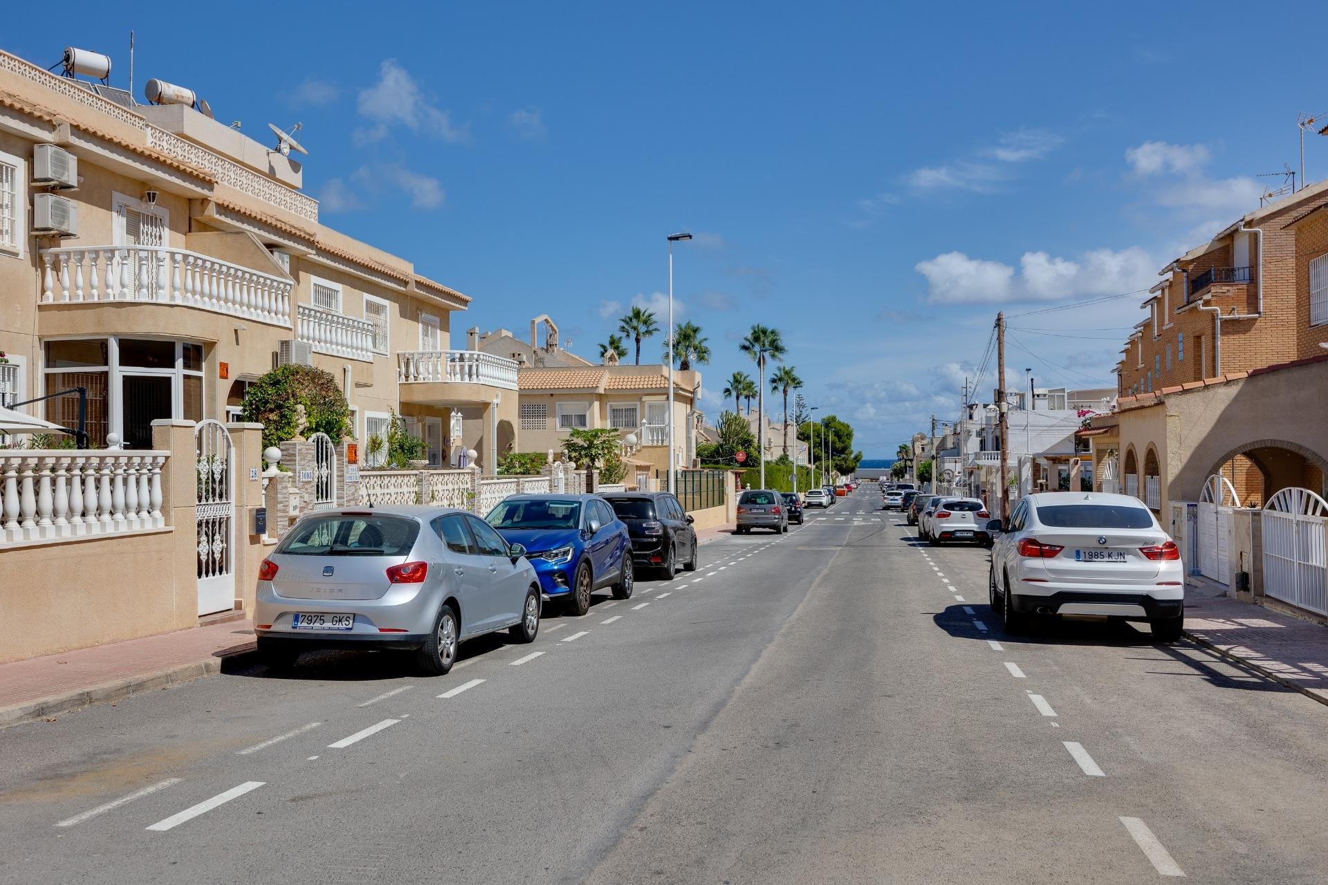 Resale - Bungalow -
Torrevieja - Los Frutales