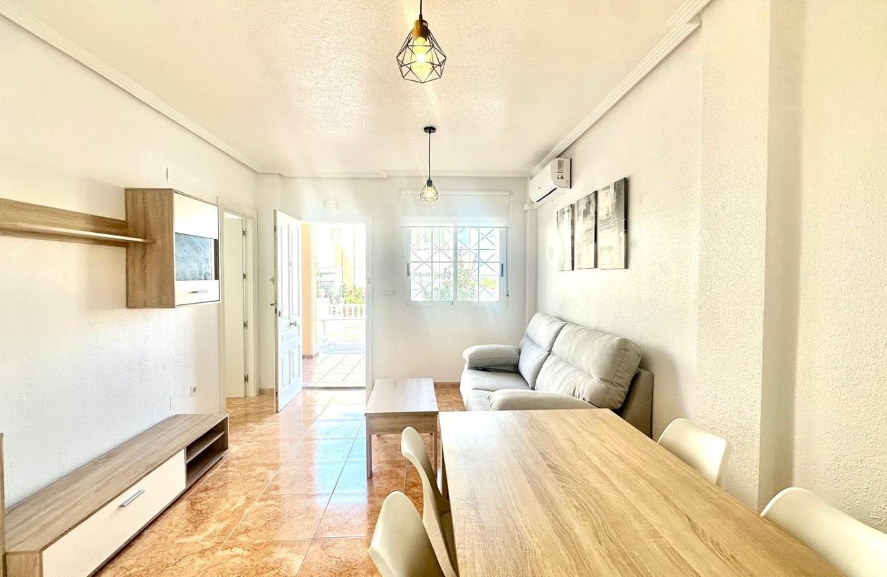 Resale - Bungalow -
Torrevieja - Playa de los Locos