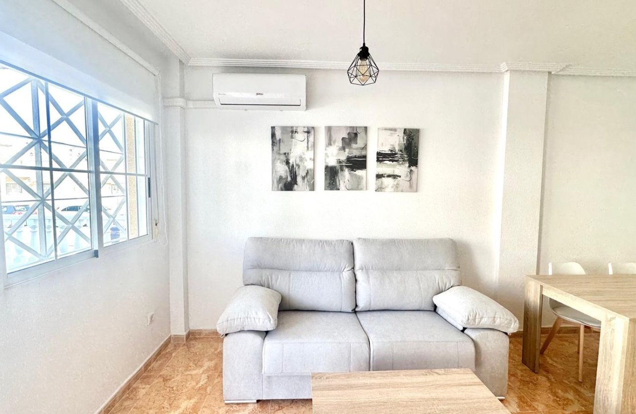 Resale - Bungalow -
Torrevieja - Playa de los Locos