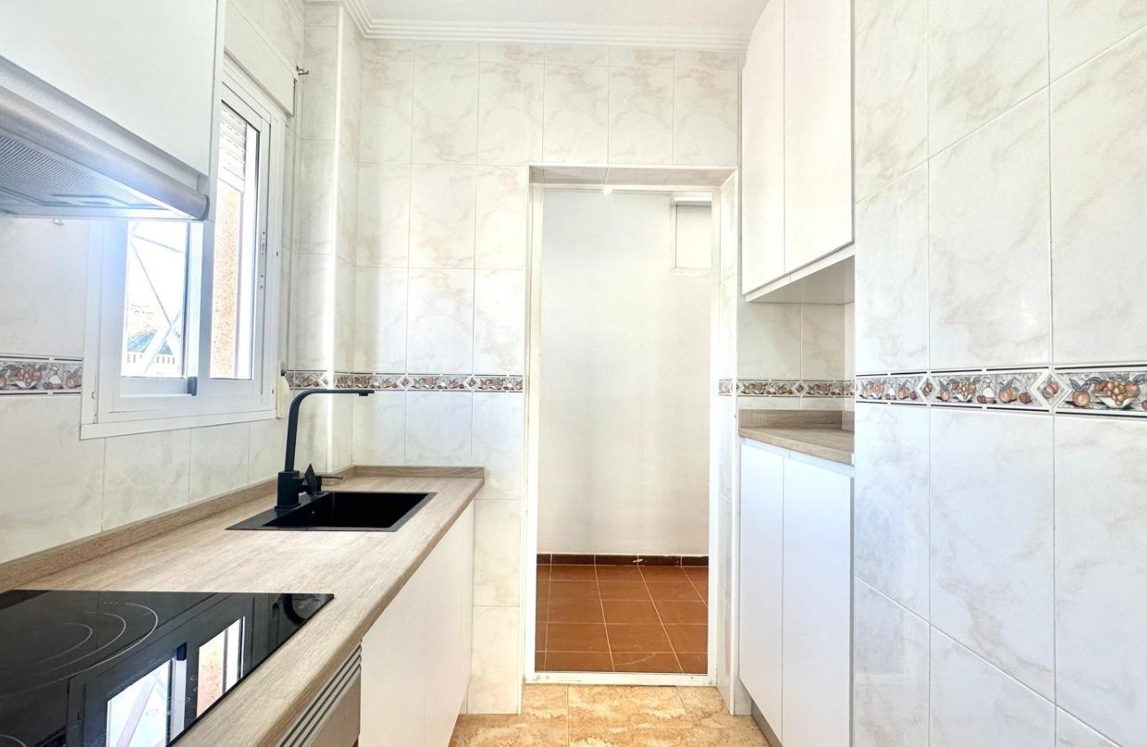 Resale - Bungalow -
Torrevieja - Playa de los Locos